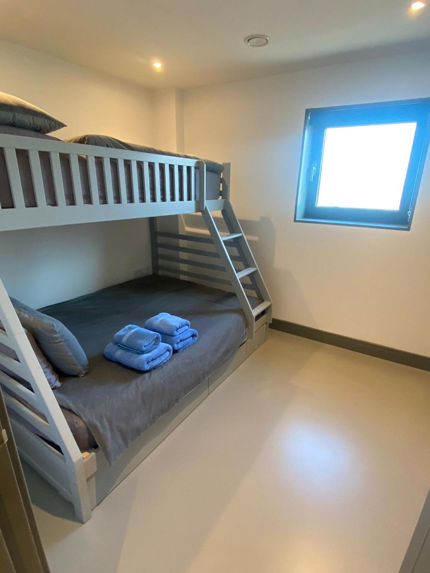 4 The View Apartments Ilfracombe - Seafront, Parking, Lift, Ev Εξωτερικό φωτογραφία